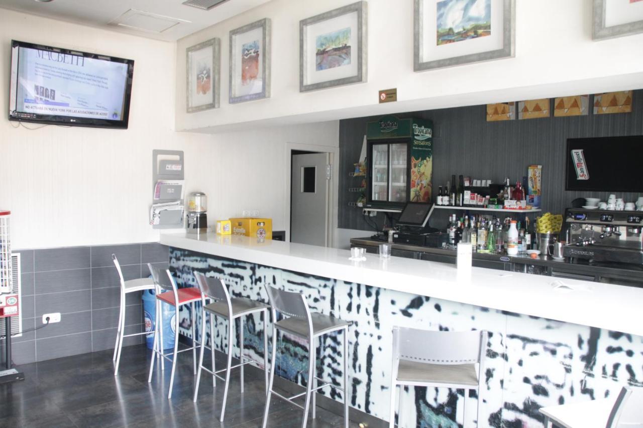 Hostal Francisco Salinas Burgo Extérieur photo